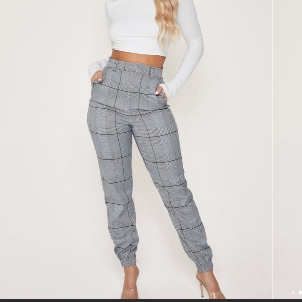 Meshki Alba Cargo Plaid Pants size Small